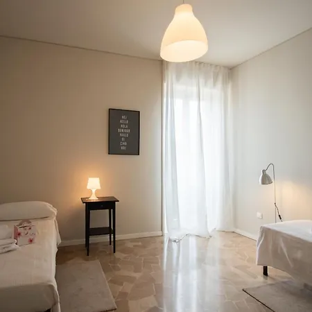 Trilocale Crocifissa Di Rosa F&l Brescia