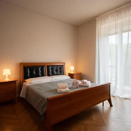 Trilocale Crocifissa Di Rosa F&l