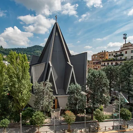 Apartment Trilocale Crocifissa Di Rosa F&l *
