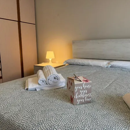 Trilocale Crocifissa Di Rosa F&l * Brescia