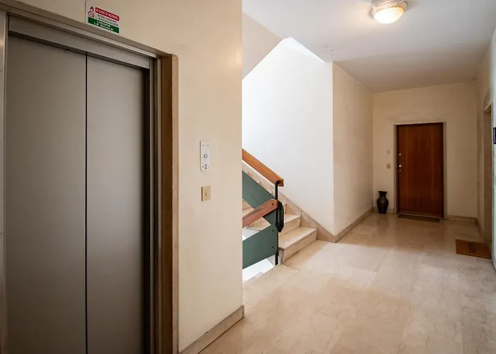 Trilocale Crocifissa Di Rosa F&l *