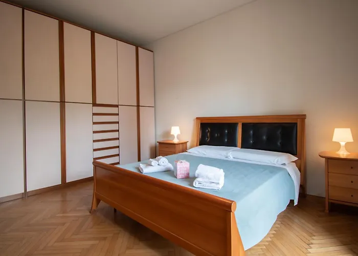 Trilocale Crocifissa Di Rosa F&l * ブレシア