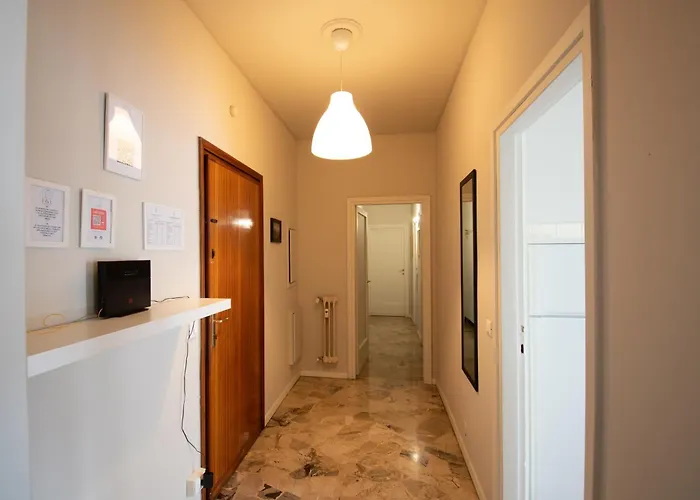 Trilocale Crocifissa Di Rosa F&l * Brescia