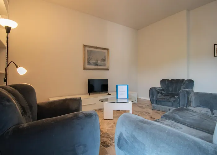 Trilocale Crocifissa Di Rosa F&l *