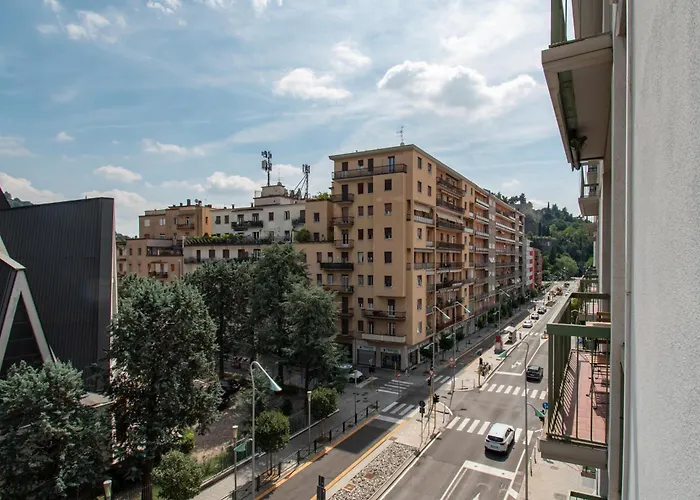 Trilocale Crocifissa Di Rosa F&l Brescia