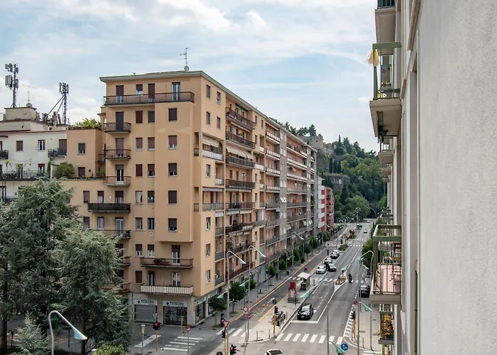 Trilocale Crocifissa Di Rosa F&l * ブレシア