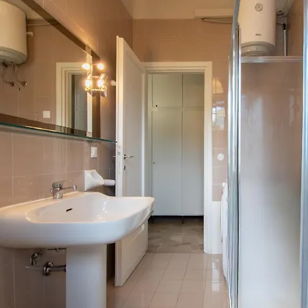 Appartement Trilocale Crocifissa Di Rosa F&l