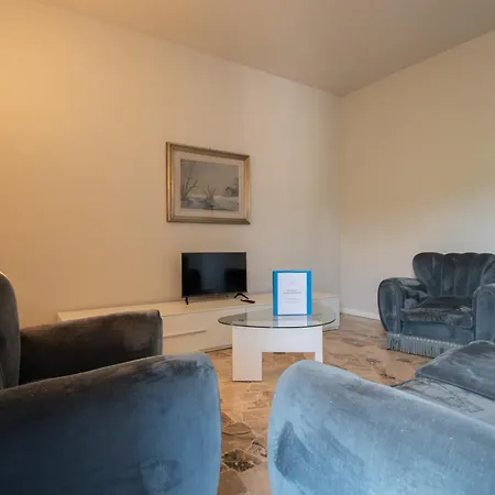 Trilocale Crocifissa Di Rosa F&l *